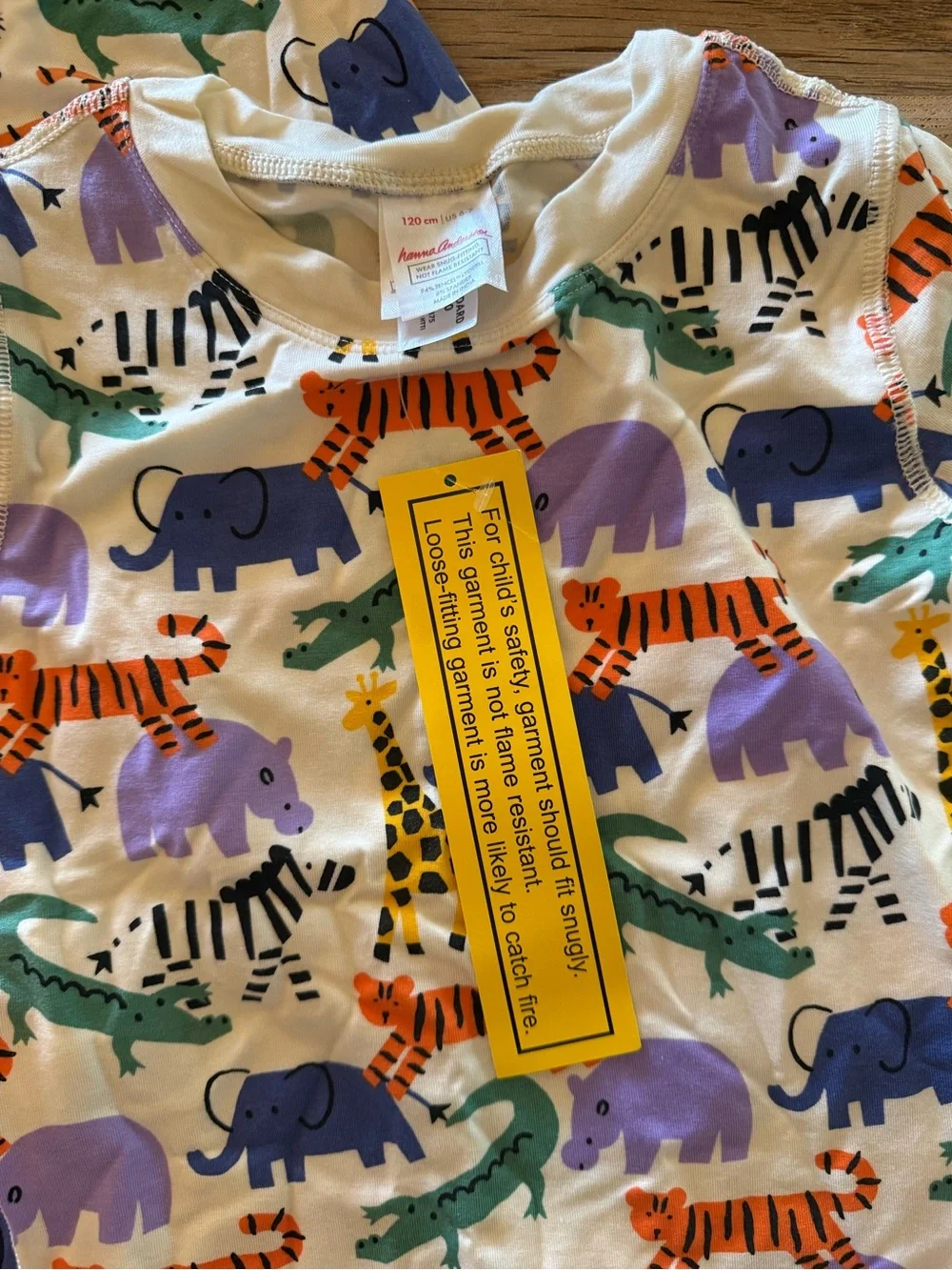 NWT Hanna Andersson White Pajama Set with Multicolor Safari Animals